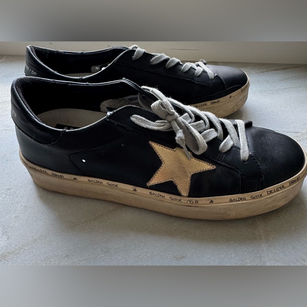 Golden Goose DB HI-Star Leather Black and Gold Sneakers. Size 42 (US 11-11.5)